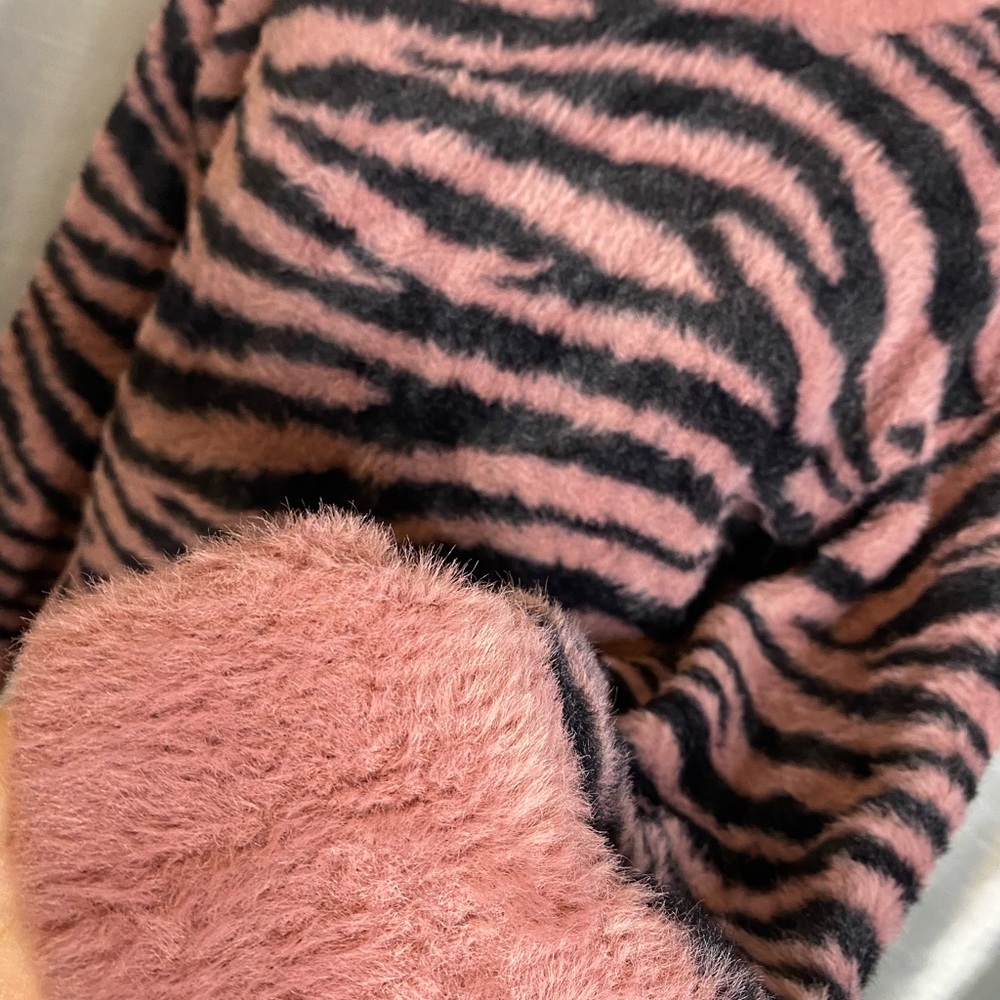 Animal Print sweater - Picture 3 of 3